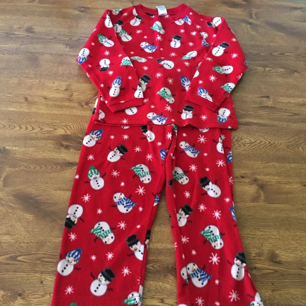 Kids size small red winter pajama set with snowmen